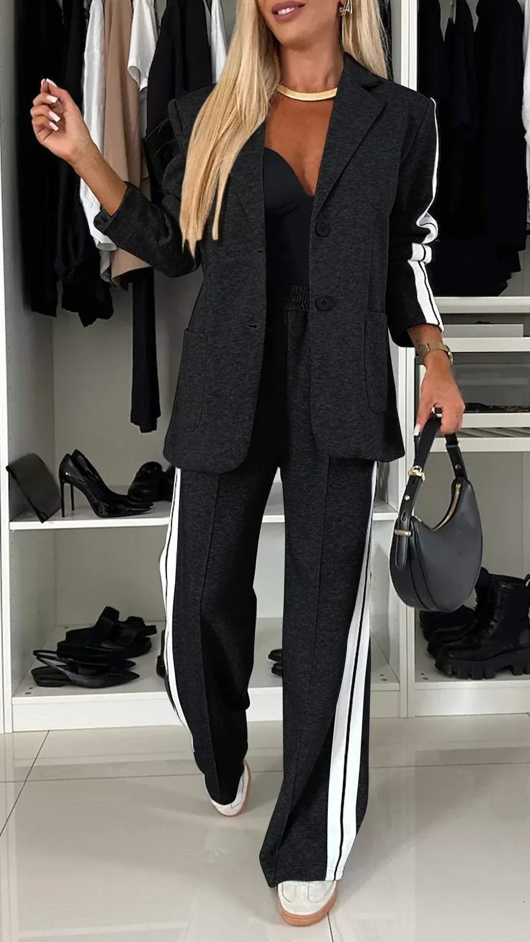 Claudia / Conjunto a rayas con blazer y pantalón