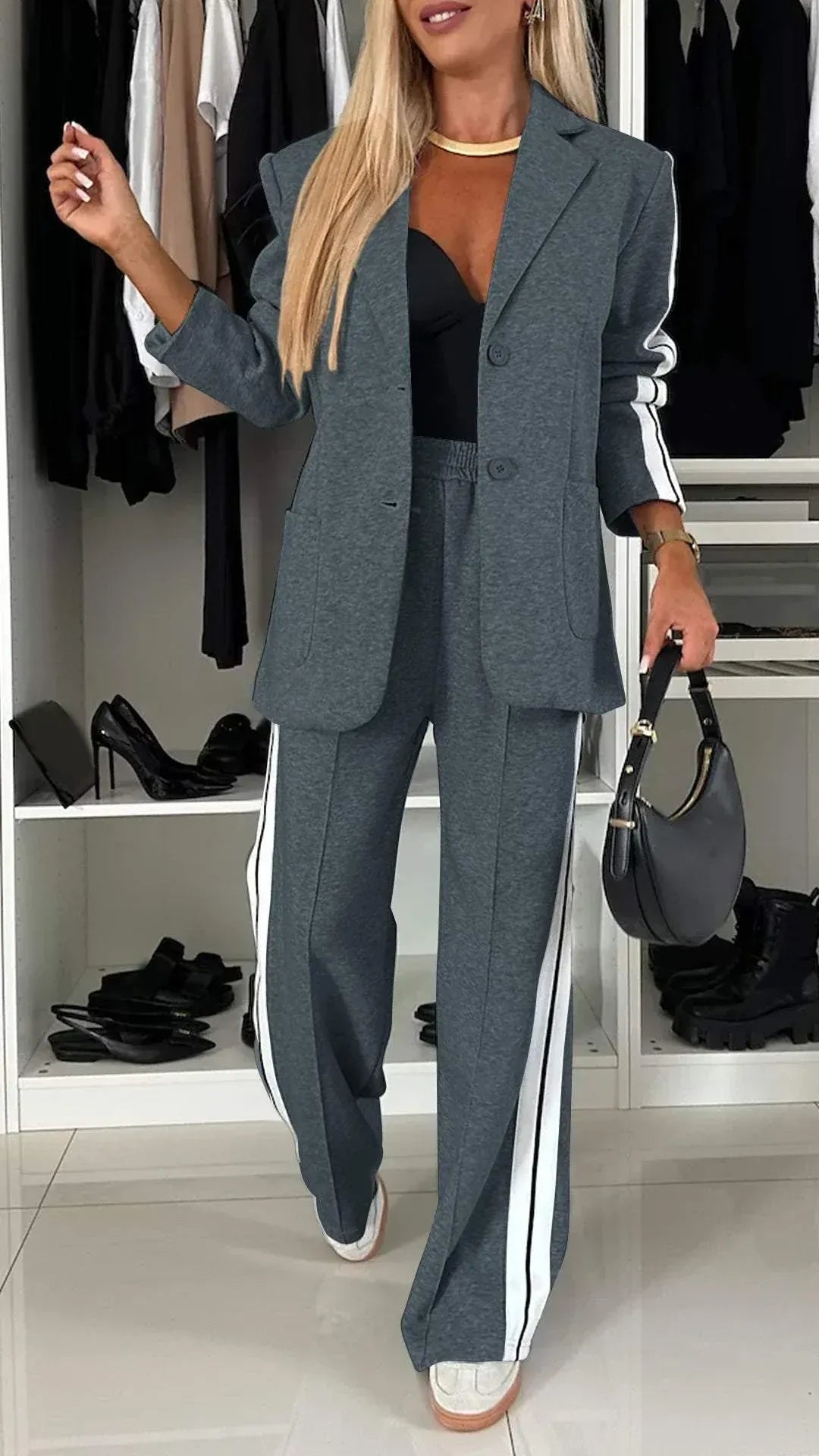 Claudia / Conjunto a rayas con blazer y pantalón