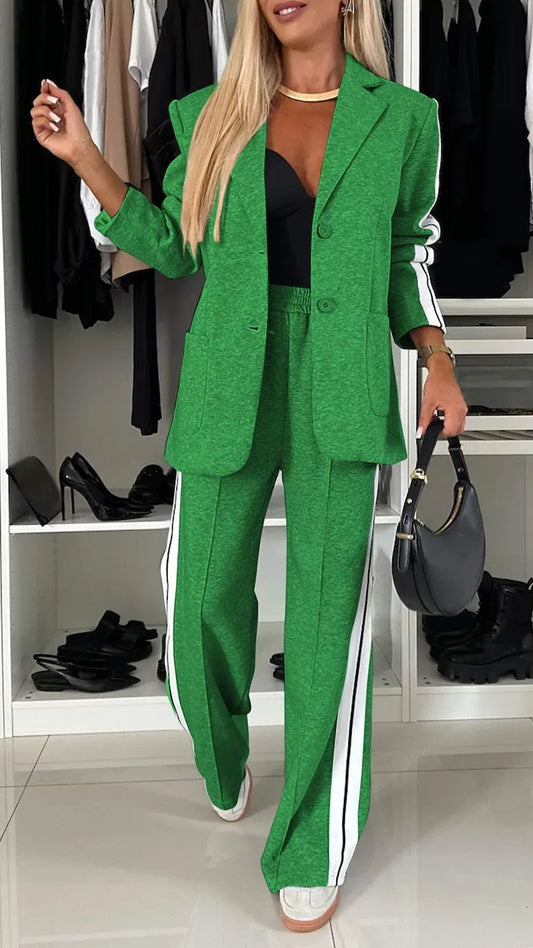 Claudia / Conjunto a rayas con blazer y pantalón