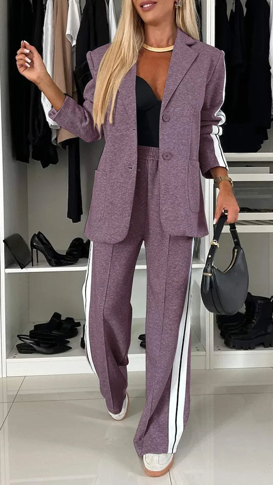 Claudia / Conjunto a rayas con blazer y pantalón
