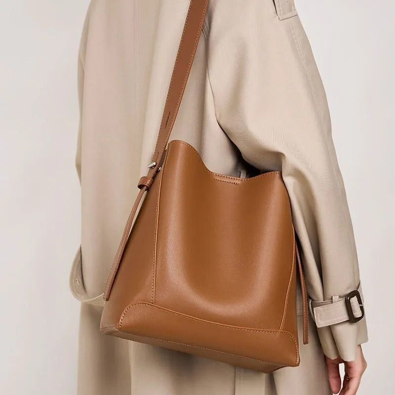 Marita / Bolso Urbano de Gran Capacidad
