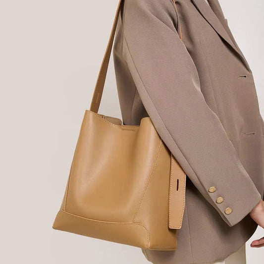 Marita / Bolso Urbano de Gran Capacidad