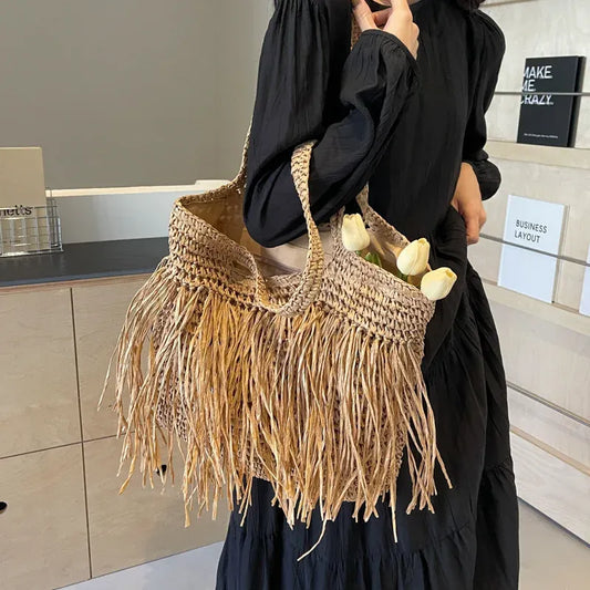 Solandra / Bolso Trenzado con Flecos