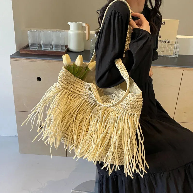 Solandra / Bolso Trenzado con Flecos