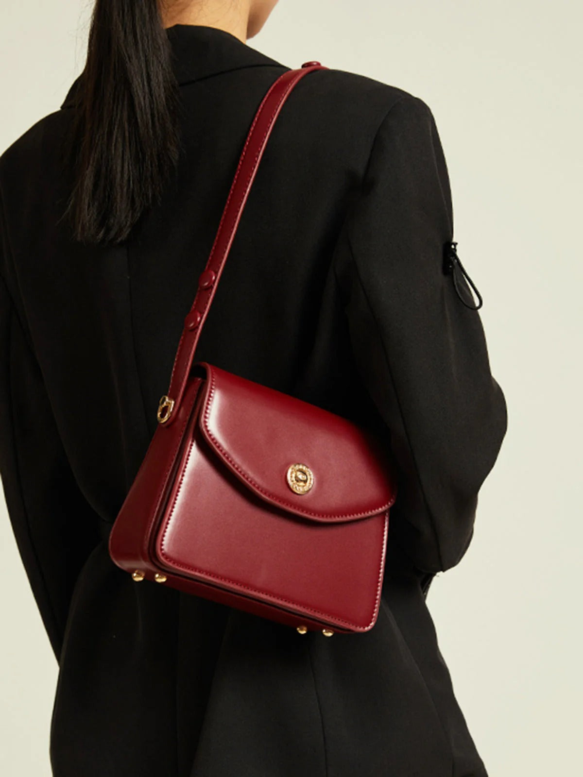 Amelia Love / Bolso de Hombro Elegante y Sofisticado