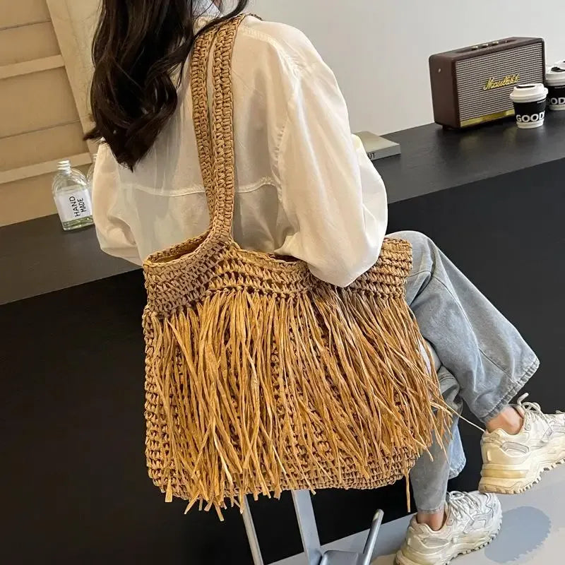 Solandra / Bolso Trenzado con Flecos