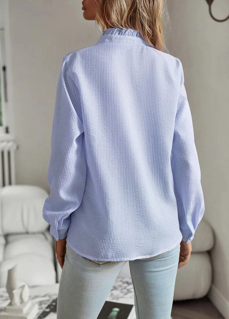 Alma / Blusa elegante con detalles románticos